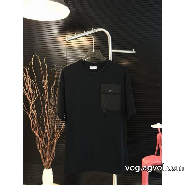 新作入荷 今季は色を使った注目新品 海外限定MONCLER半袖Tシャツコピー 商品 販売