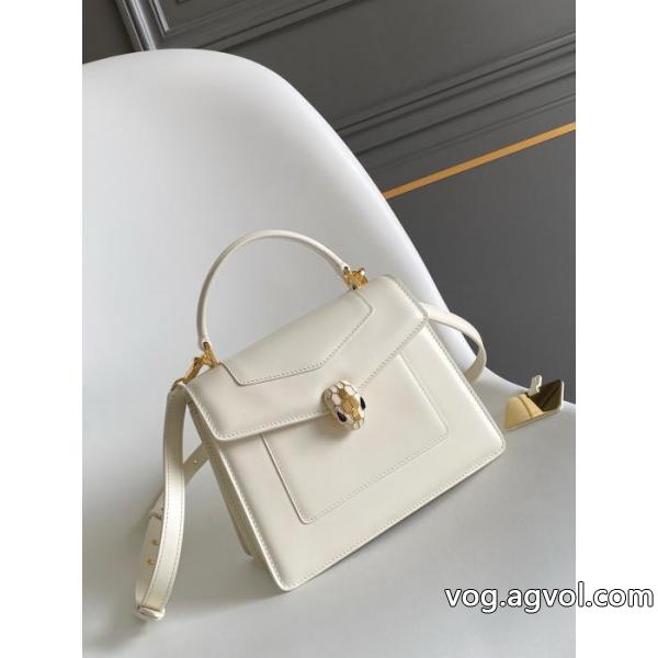 ブランド 激安 BVLGARI&nbsp;バッグ夏先に重宝 格好良い 商品の特長.