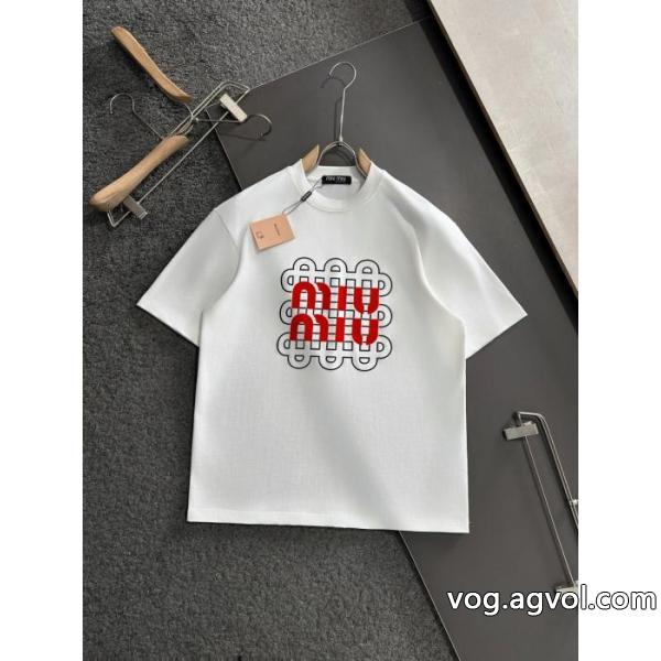 MIUMIU半袖Tシャツ発売極限状態！ 2026新品 使い勝手の良いコピー 品 ブランド