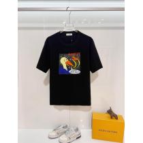 話題沸騰中  上質な材料 印象になってロエベ半袖Tシャツブランド 偽物 激安