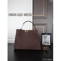 バッグブランド コピー s 級長く愛用する 復古風 弾力性の高いFENDI..