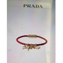 発表の新作モデル 非常に人気の高い 高級感に溢れスーパー コピー 安心 &nbsp;アクセサリーPRADA.