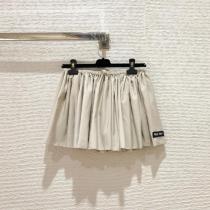 スカート2026年春の新作コレクション 定番のストリートスタイル 若い世代に評判がいいブランド コピー s 級MIUMIU.
