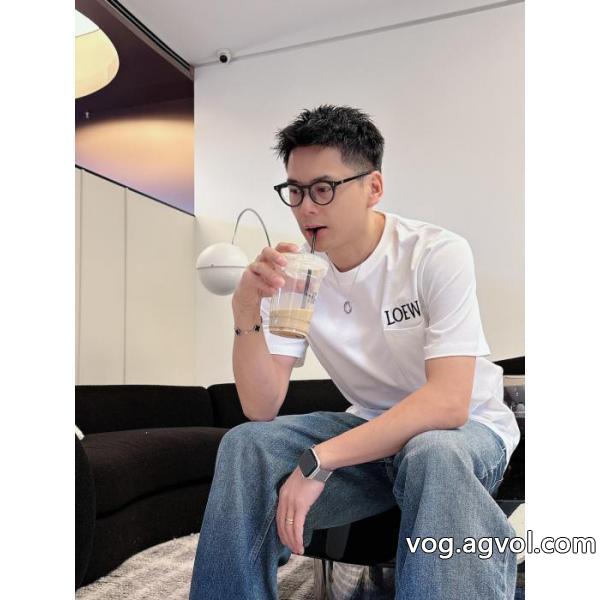 LOEWE半袖Tシャツブランド コピー 安心素敵  お手軽な価格 COOLなデザイン
