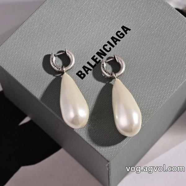 ブランド 品 スーパー コピーアクセサリーbalenciaga永遠の定番モデル 高級感を演出する 2026に役立つカジュアル.