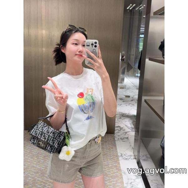 夏の定番スタイル スタイルアップ効果 デザイン性の高いフェンディブランド 品 激安 通販半袖T.