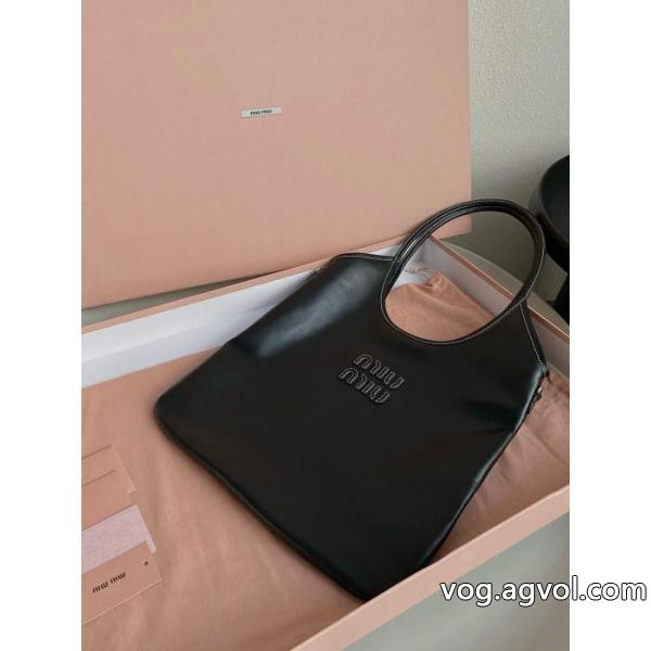 MIUMIUブランド 通販 激安バッグSALEお得にGET 目を惹く作品 2026☆新色が登場！ ..