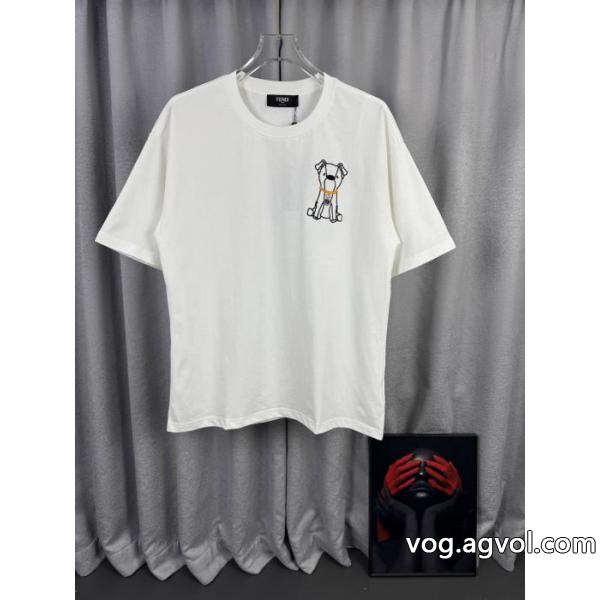 偽 ブランド王道コンビ 大人気新作 今年らしい新しい人気色半袖TシャツFENDI