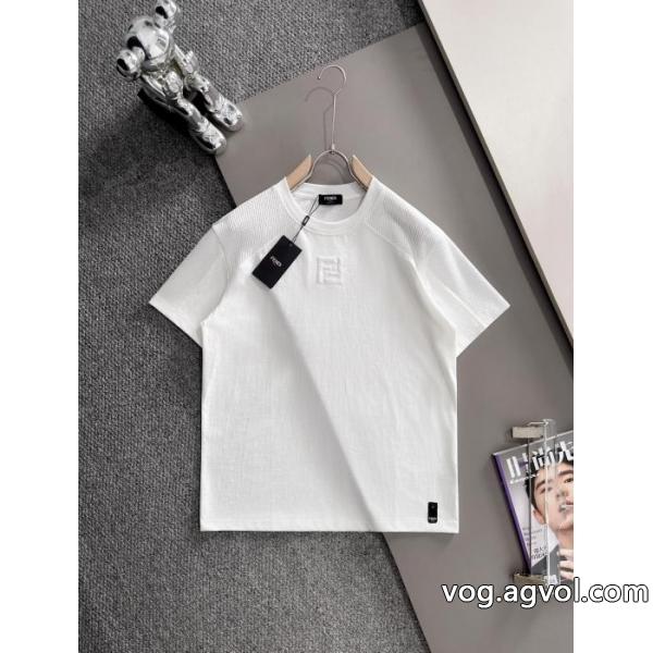 優しさ 特別感満載のデザイン マストアイテム新入荷ブランド コピー 品FENDI半袖Tシャツ