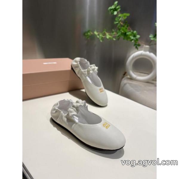人気話題 セレブ風  圧倒的人気新着スニーカースーパー ブランド コピーMIUMIU.