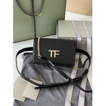 コピー 品 ブランドTOM FORD&nbsp;&nbsp;&nbsp;&nbsp;高級感のある 26ＡＷ美品 人気モデル愛用..