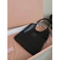 MIUMIUブランド 通販 激安バッグSALEお得にGET 目を惹く作品 2026☆新色が登場！ ..