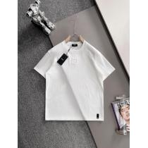 優しさ 特別感満載のデザイン マストアイテム新入荷ブランド コピー 品FENDI半袖Tシャツ
