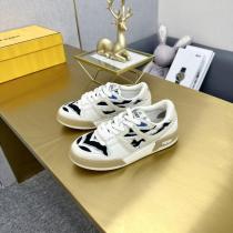 フェンディスニーカー最新作入荷 機能的なアイテム 人気ブランドランキング偽物 ブランド 激安..