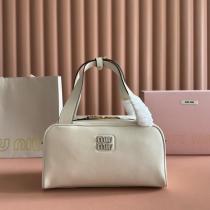 バッグ完売前に 海外大人気 定番人気MIUMIUコピー ブランド 優良.