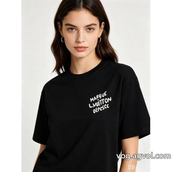 コピー ブランド 通販半袖TシャツLOUIS VUITTON衝撃セールで破格 新品買い付け 爽快感が絶妙にマッチ