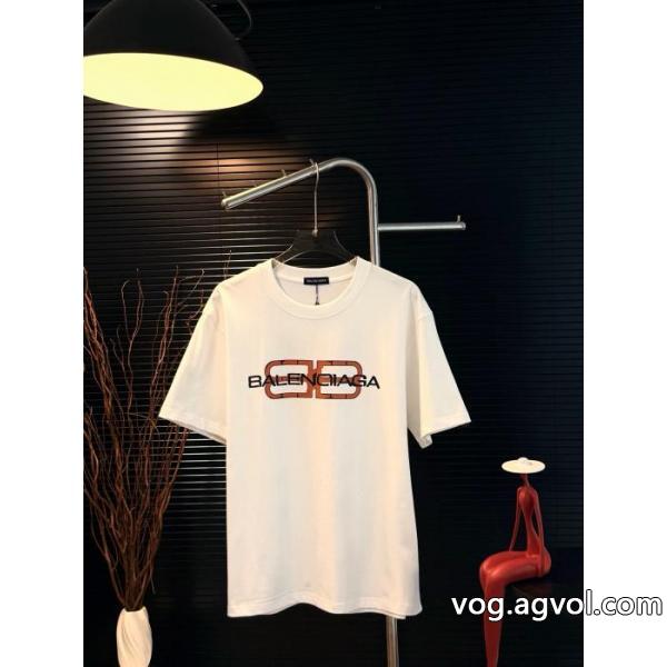 お洒落で人気アイテム 2026最新入荷 高級感漂う半袖Tシャツブランド コピー 優良店バレンシアガ