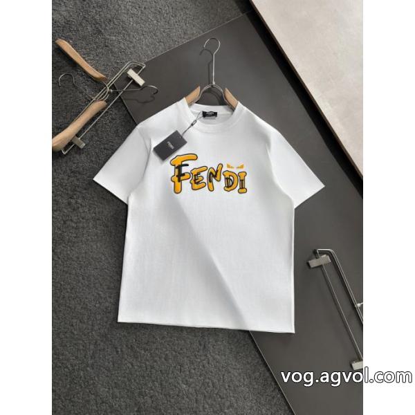 2026SSコレクションに新着 雰囲気が違う 超激得定番半袖TシャツFENDIブランド コピー バック