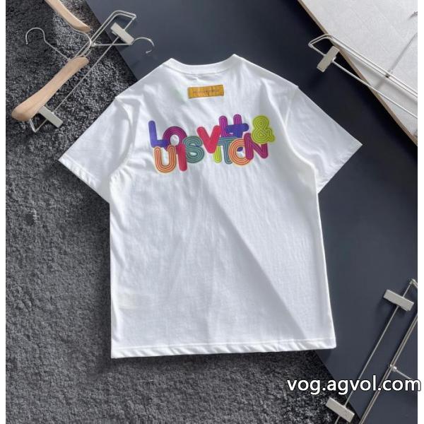 LOUIS VUITTON個性派 2026人気新色が登場 使い勝手のよさが魅力半袖Tシャツブランド フェイク