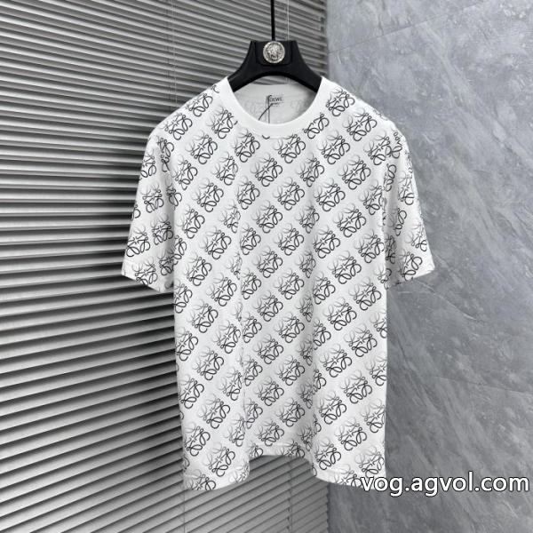 ブランド コピーLOEWEモードな逸品 即発送最新作！ 快適な着心地半袖Tシャツ