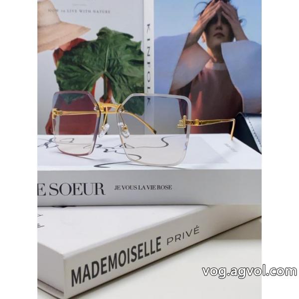 ブランド 品 激安 通販FENDIサングラス今季トレンド 定番人気激安 雑誌掲載アイテム .
