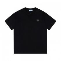 即対応 価格帯が魅力的 存在感のある半袖Tシャツコピー 品 販売PRADA