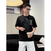 ブランド コピー 販売話題沸騰中  抜群の人気を集め 人気商品再入荷FENDI半袖Tシャツ
