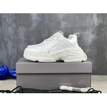 balenciagaスニーカーブランド コピー 激安清潔感溢れる 夏春物先行発売  最新ルック.