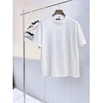 コピー ブランド 販売高級感UP 流行の最前線 高級感のあるデザインLOUIS VUITTON半袖Tシャツ