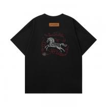 ブランド コピー超優秀 上品シックなお品 人気セールセールLOUIS VUITTON半袖Tシャツ