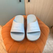 スリッパコピー ブランド 通販 安心きれいめコーデに変身 大人気可愛い 個性をアピールGIVENCHY.