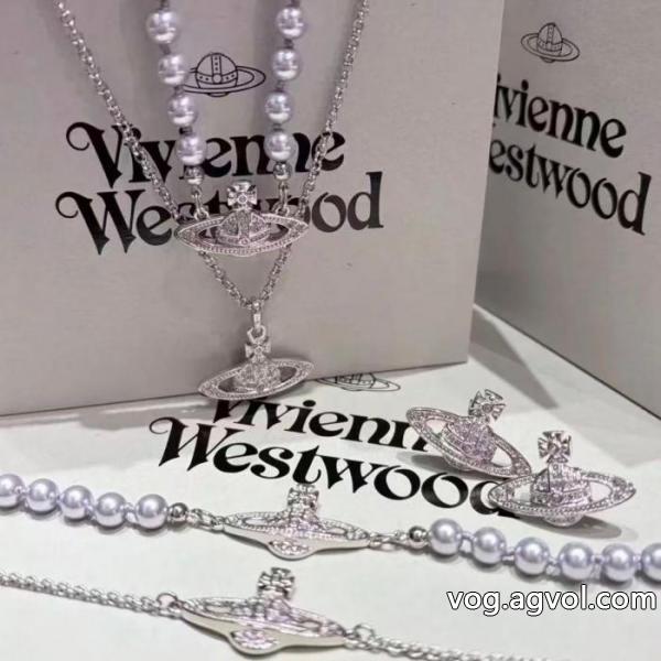 新作すぐ届く 話題が沸騰中 最旬アイテムVIVIENNE WESTWOODアクセサリーブランド 激安..
