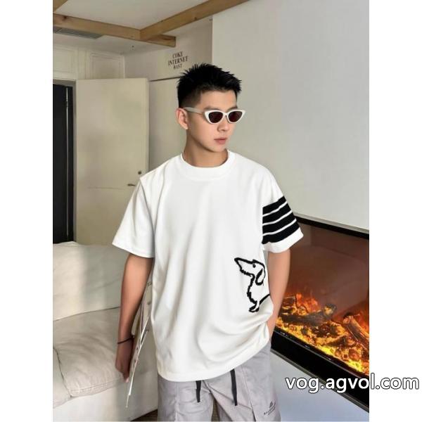 ブランド 偽物 通販Tシャツビックシルエット 今すぐ欲しい 2026即旬な装いにTHOM BROWNE.
