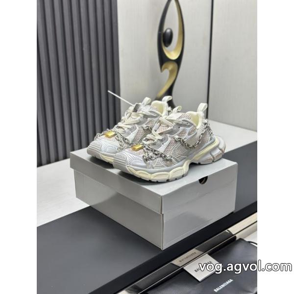 ブランド 通販 激安スニーカーbalenciaga手元に在庫あり 大人の余裕が漂う 大特価.