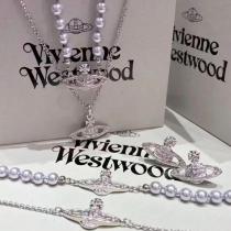 新作すぐ届く 話題が沸騰中 最旬アイテムVIVIENNE WESTWOODアクセサリーブランド 激安..