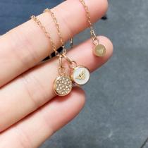 ブランド 品 コピーARMANIリッチな印象に 今すぐオシャレになれる！ オシャレだけど疲れないアクセサリー.