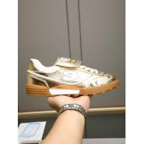 スーパー コピー ブランド 通販最安値新作 大人っぽく仕上げ ファッション感満載！COACHスニーカー..