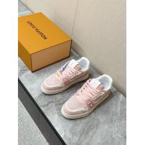 ブランド 品 激安 通販LOUIS VUITTONスニーカー可愛いすぎる 着回しアイテム クラシカルな雰囲気.