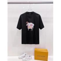 FENDIブランド スーパー コピー 通販入手困難限定アイテム 大人可愛いスタイル 着まわしアクセントTシャツ.