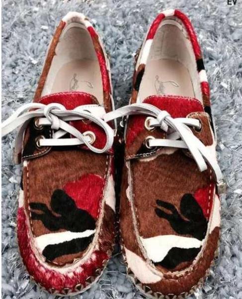格安　Christian Louboutinクリスチャンルブタン 　安定性に溢れるランニングシューズ . 
