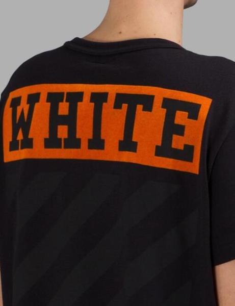 幅広いコーディネートにOff-Whiteコピー オフホワイト　愛用される半袖 Tシャツ.