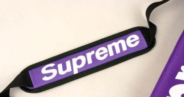 お買い物SUPREME シュプリームコピー　洗練された印象に溢れるショルダーバッグ.