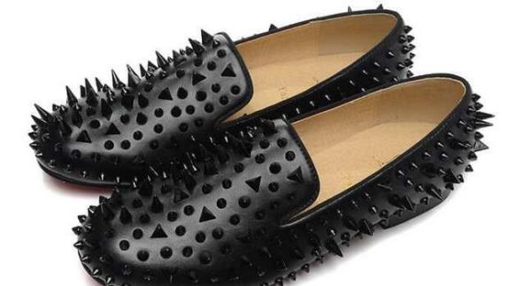 安定感のあるChristian Louboutinクリスチャンルブタン 相性も良い ビジネスシューズ.