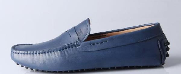 お手頃価格TOD'S　トッズ靴メンズ　清潔感抜群のシューズ