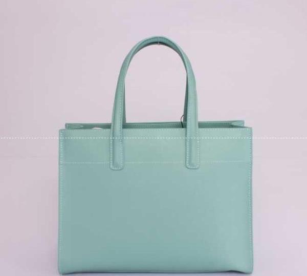 タイミングセールプラダPRADAバッグ通販 レディース　大人のおしゃれな人気バッグ　グリーン