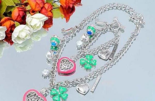 大特価　JUICY COUTURE ジューシークチュール 偽物 上質なネックレス、ブレスレット2点セット