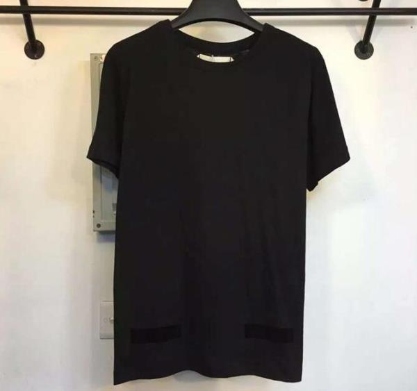 大人にふさわしいデザインOff-White オフホワイト　デザイン性豊か　半袖ブランドシャツ　