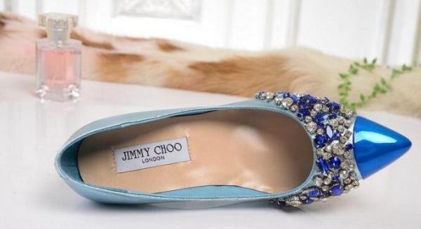 手頃な価格 JIMMY CHOO 　足元を美しくみせるジミーチュウ靴レディース