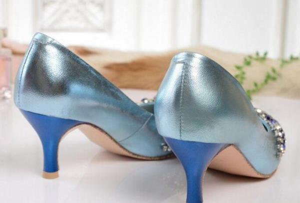 手頃な価格 JIMMY CHOO 　足元を美しくみせるジミーチュウ靴レディース