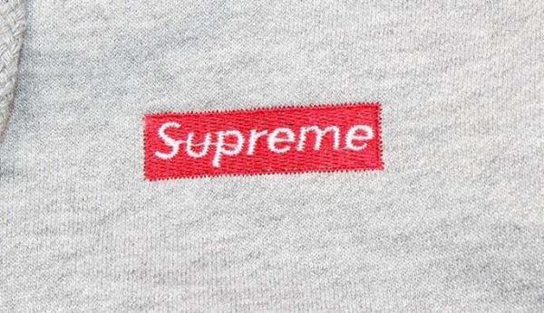 相性の良い SUPREME シュプリーム 柔らかい素材感あるパーカーブランド人気 
